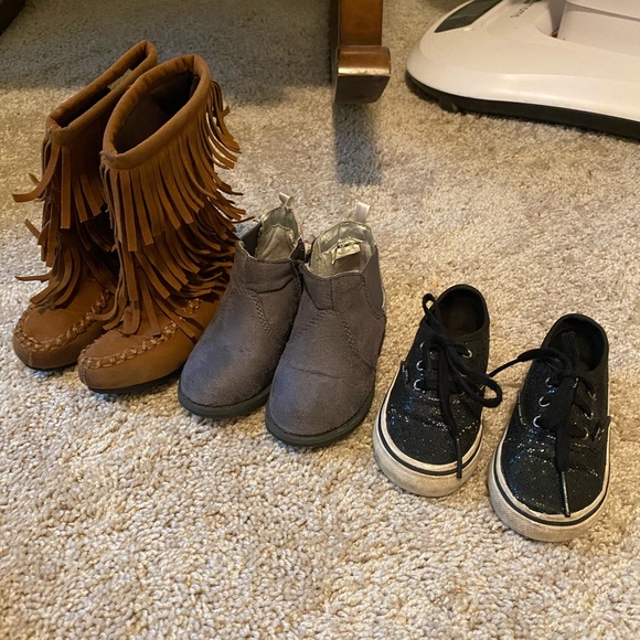 Vans Other - Toddler girl size 6 shoe lot